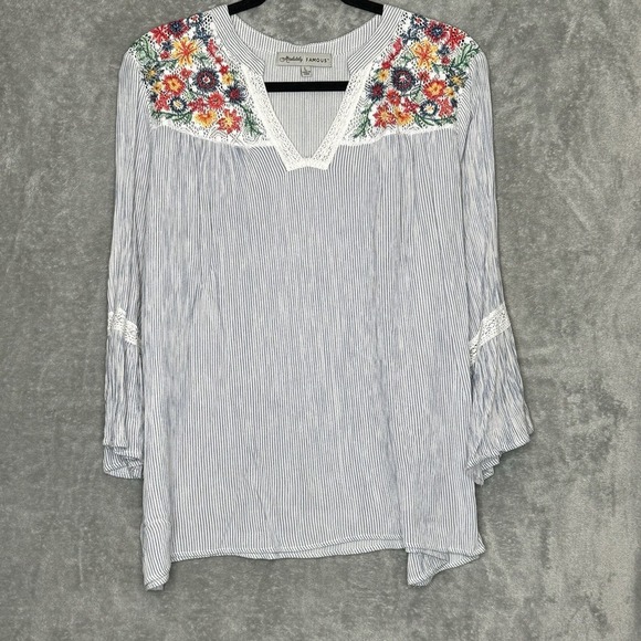 Absolutely Famous Large Top Shirt Gray Striped V Neck Bell 3/4 Sleeve Womens - Picture 1 of 8